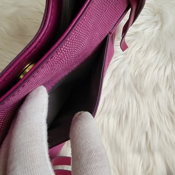 Fossil Magenta Textured Tote Bag - Picture 10 of 14